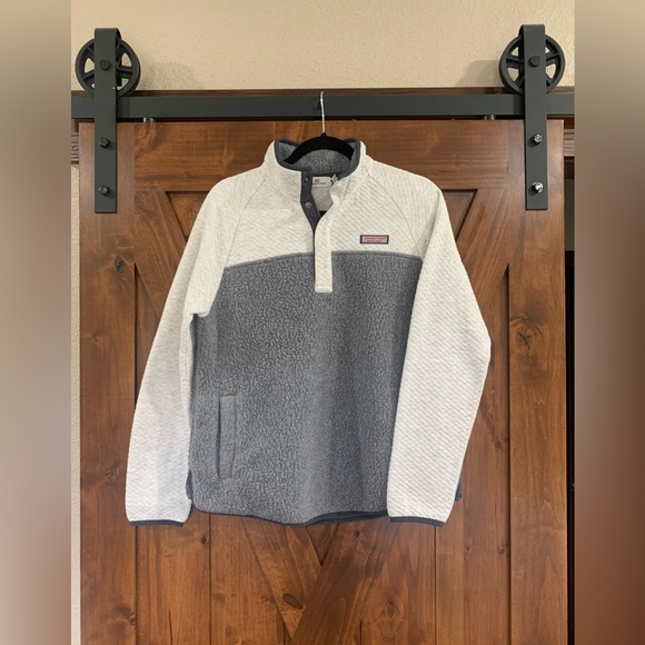 Vineyard vines Women’s Quilted and Fleece Sweater - Picture 1 of 7
